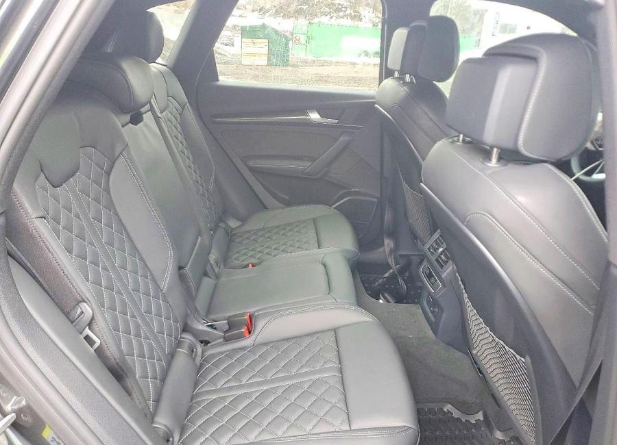 Salvage 2025 Audi Sq5  in Gray
