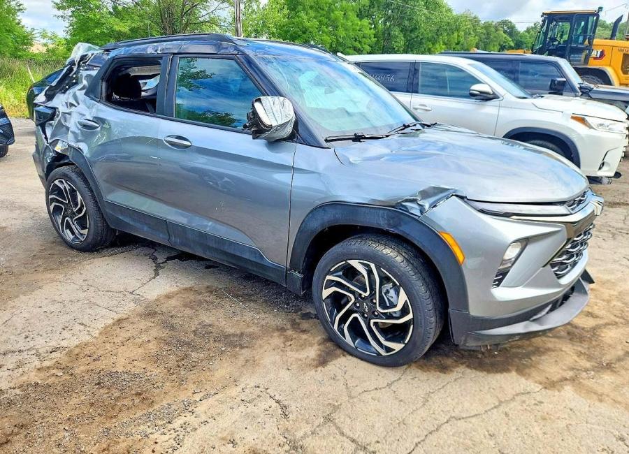 Salvage 2026 Chevrolet Trailblazer Rs in Silver