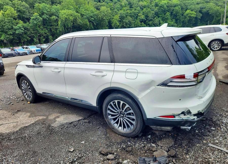Salvage 2023 Lincoln Aviator  in White