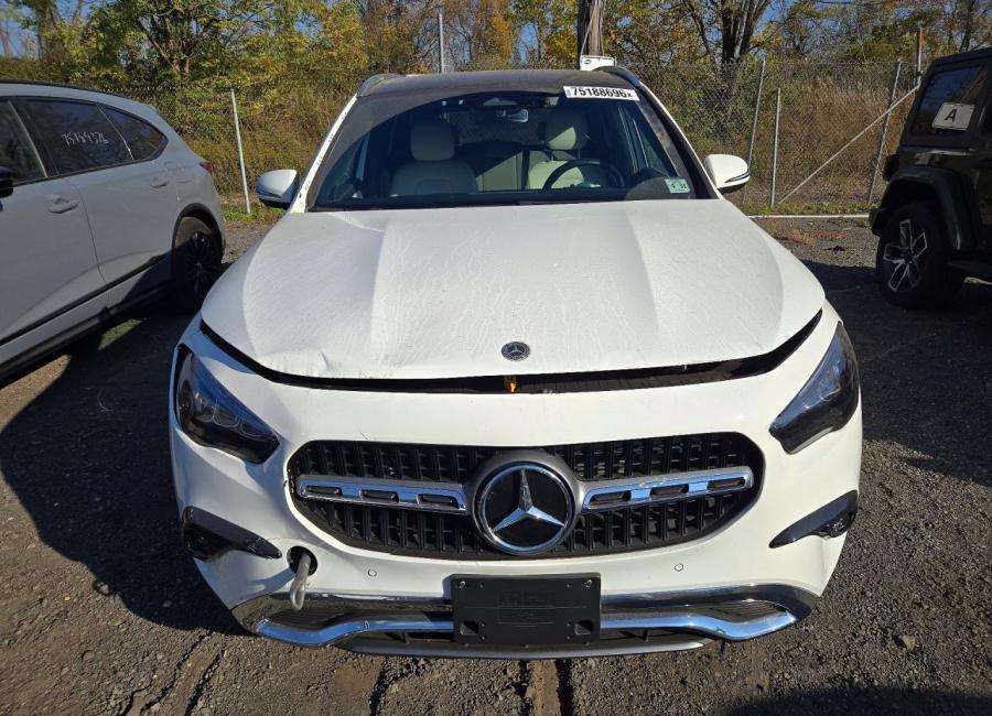 Salvage 2026 Mercedes Benz Gla 250 4matic in White