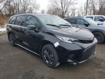 2025 toyota sienna XSE in Black - Front Three-Quarter View - BidGoDrive Inventory