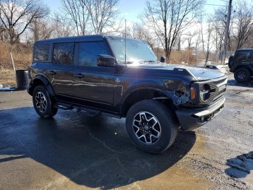 Salvage 2024 Ford Bronco OUTER BANKS