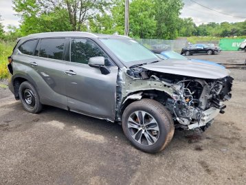 Salvage 2026 Toyota Highlander XLE