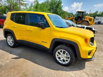Salvage 2023 Jeep Renegade 